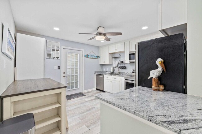 Building Photo - 430 Yaupon Ave