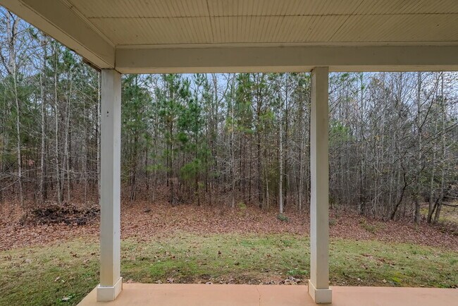 Building Photo - 930 Walking Stick Trail NE