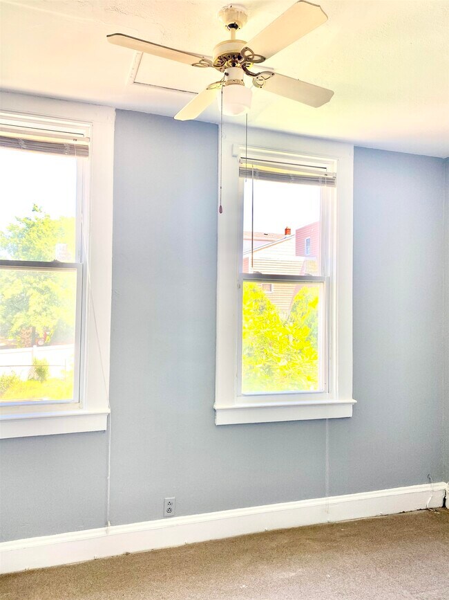 Building Photo - 19 Nelson Ave