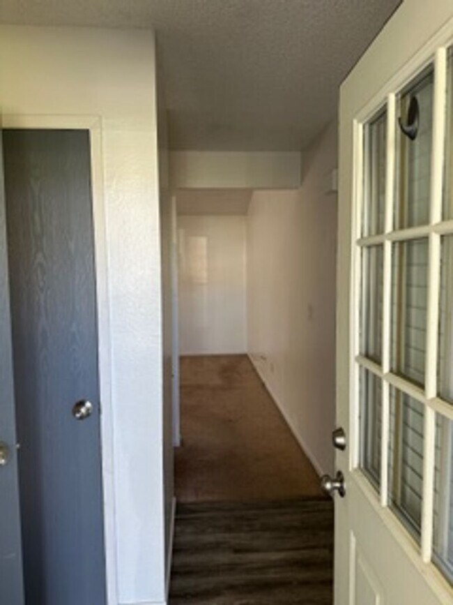 Building Photo - 3 Bed, 2.5 bath home in Carson City, Avail...