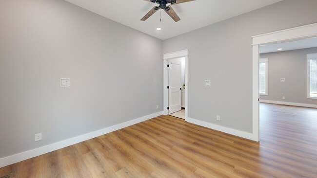 Building Photo - 5BR/5BA Fort Sanders Townhome | Corner of ...