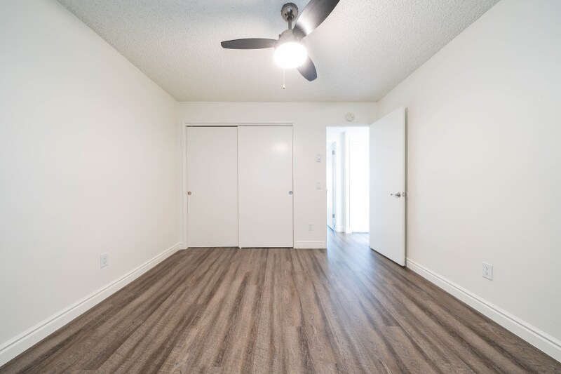 Building Photo - 1150 Meadow Lake Dr