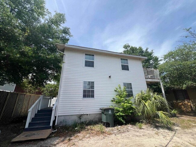 Building Photo - 1508 Edge Dr