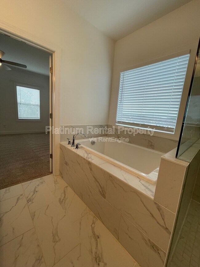 Building Photo - 5221 Riden Ct
