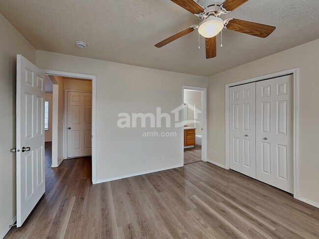 Building Photo - 1149 N Caterpillar Ave