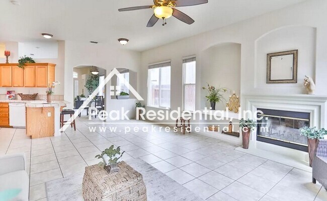 Building Photo - Spacious Elk Grove 4bd/2ba Home with 2 Car...