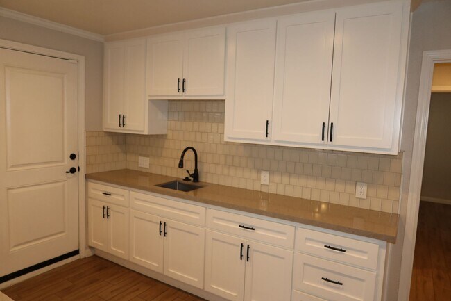 Building Photo - 1917 28th St