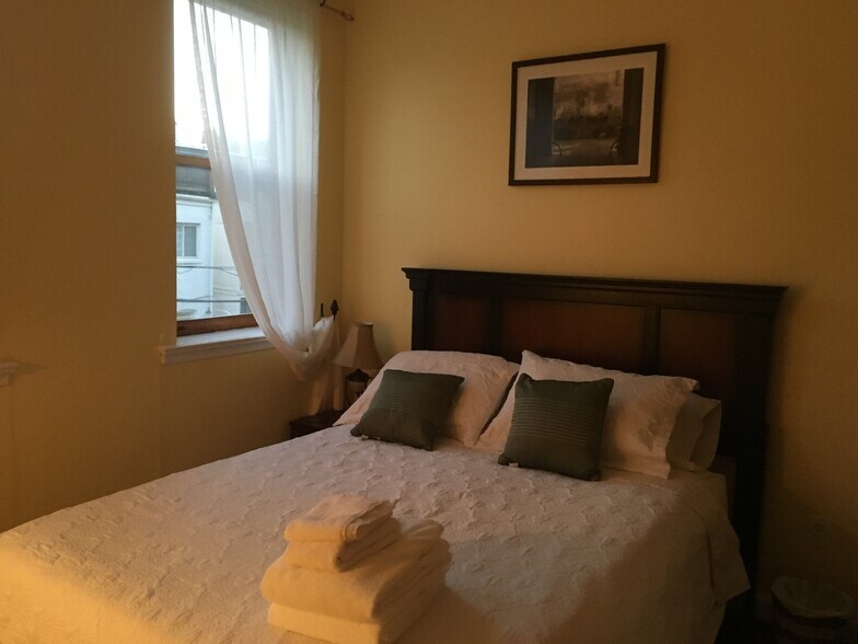 Building Photo - 1818 S St NW