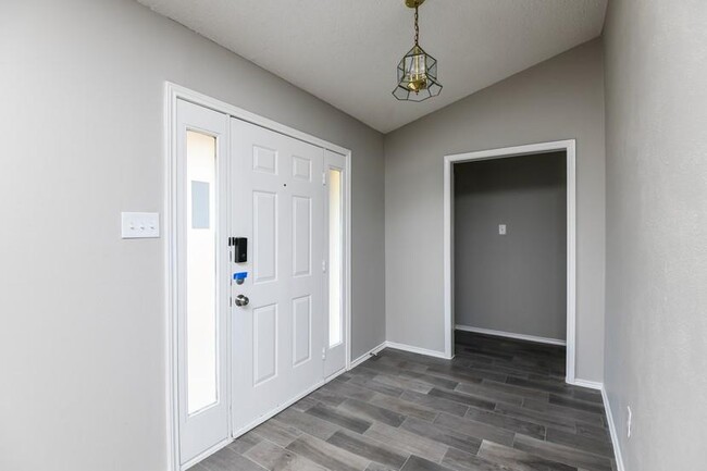 Building Photo - 1408 Sheffield Ct