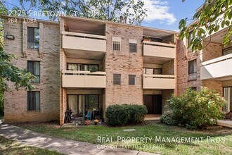 Building Photo - 2325 Freetown Ct