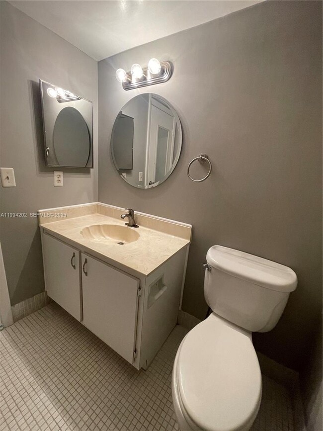 Building Photo - 5961 N Falls Cir Dr