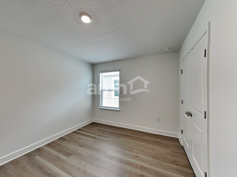 Building Photo - 16710 Cheyanne Ct