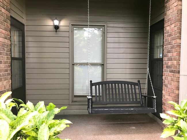 Building Photo - 511 Sloan Rd