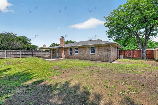 Building Photo - 312 Anita Ave