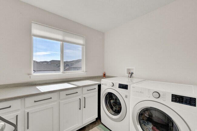 Building Photo - 4586 W Thorley Dr