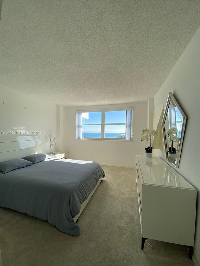 Building Photo - 177 Ocean Ln Dr