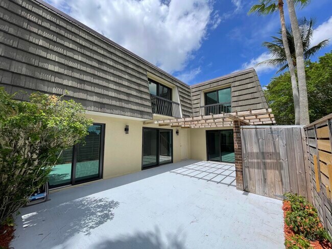 Building Photo - 1315 13th Terrace