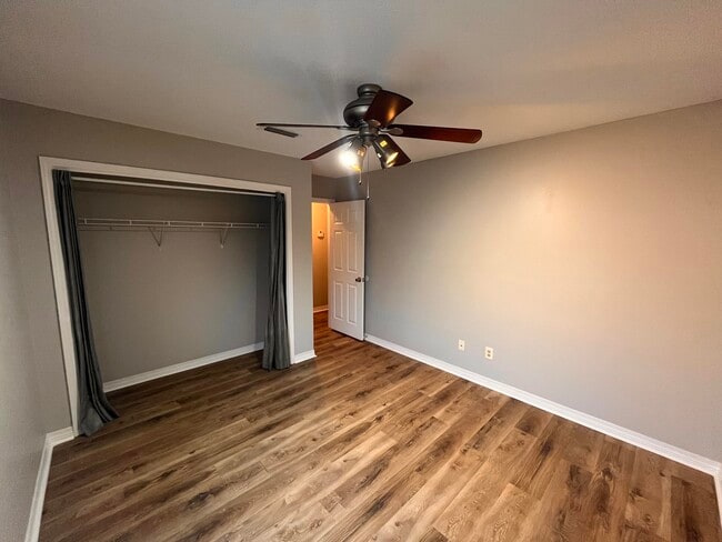 Building Photo - 310 Fairwood Dr