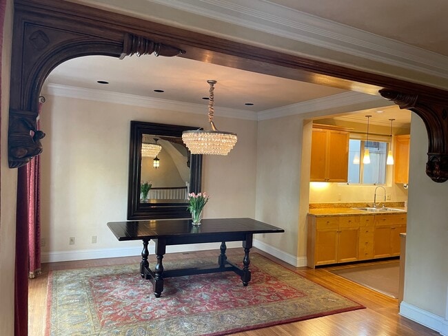 Building Photo - 408 Lombard St