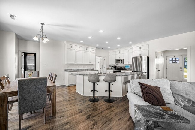 Building Photo - 227 Lookout Ln