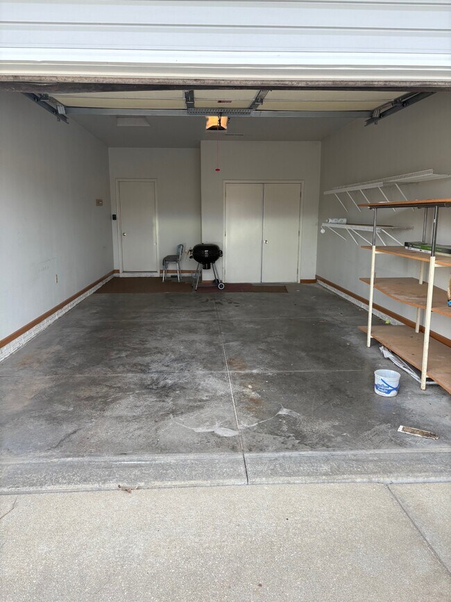 Building Photo - 1104 E 15th St