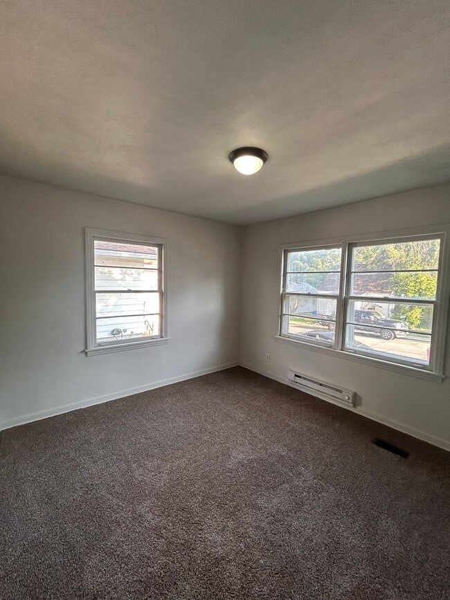 Building Photo - 1330 3rd St