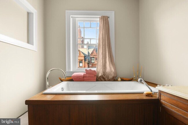 Building Photo - 1007 N Calvert St