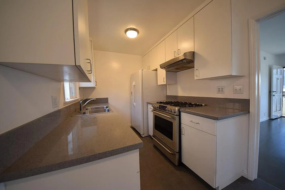 Building Photo - 4401 1/2 W Exposition Blvd