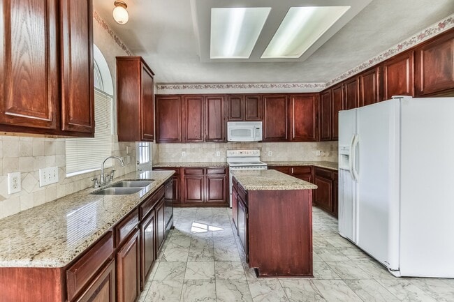 Building Photo - 8811 Earnestwood Dr