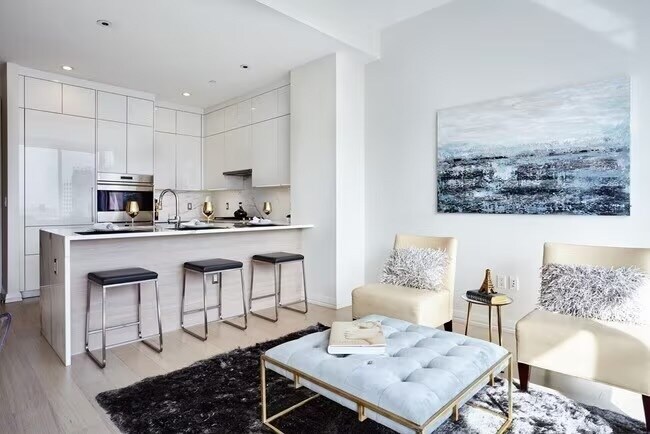 Building Photo - 355 Congress St