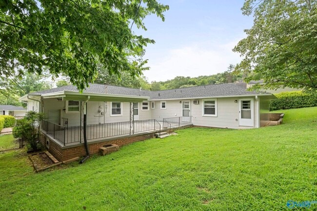 Building Photo - 1508 Owens Dr SE