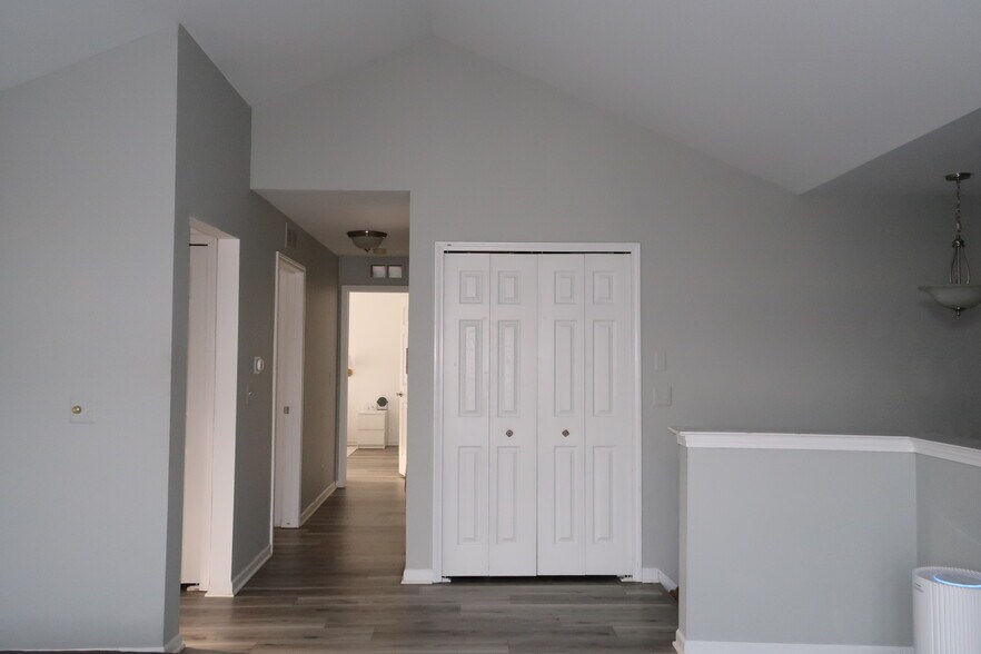 Building Photo - 16468 Radison Dr