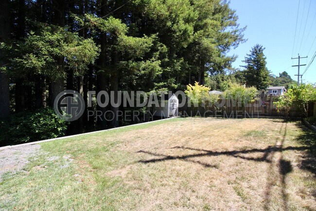 Building Photo - Modern Mill Valley Retreat - Washer/Dryer ...