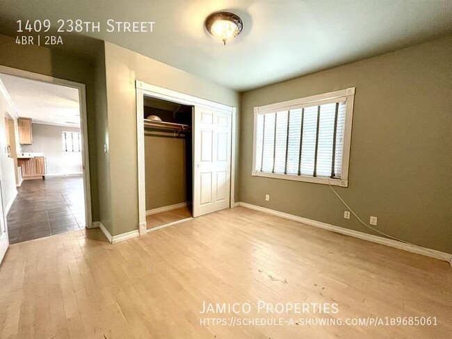 Building Photo - 1409 238th St