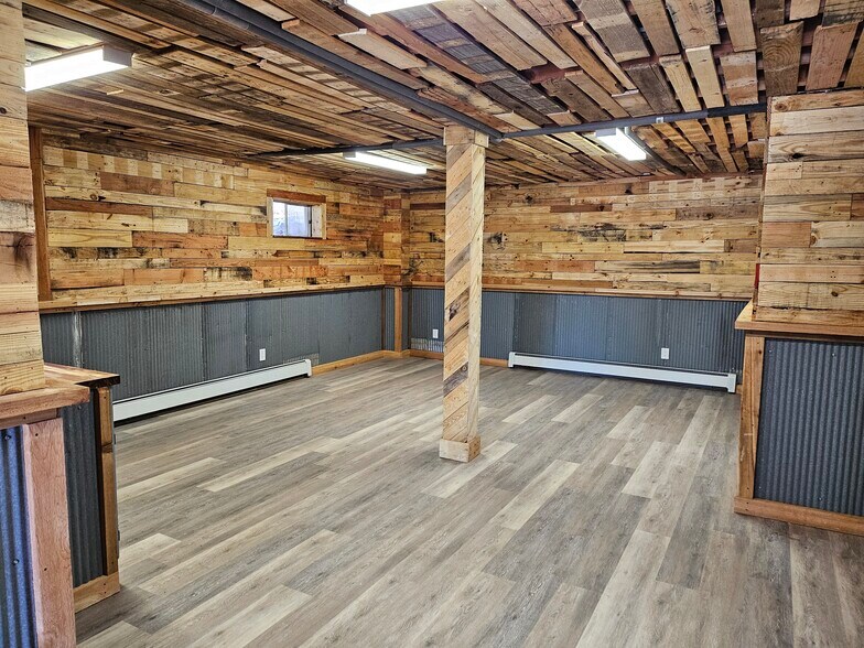 Building Photo - 13401 S Choctaw St