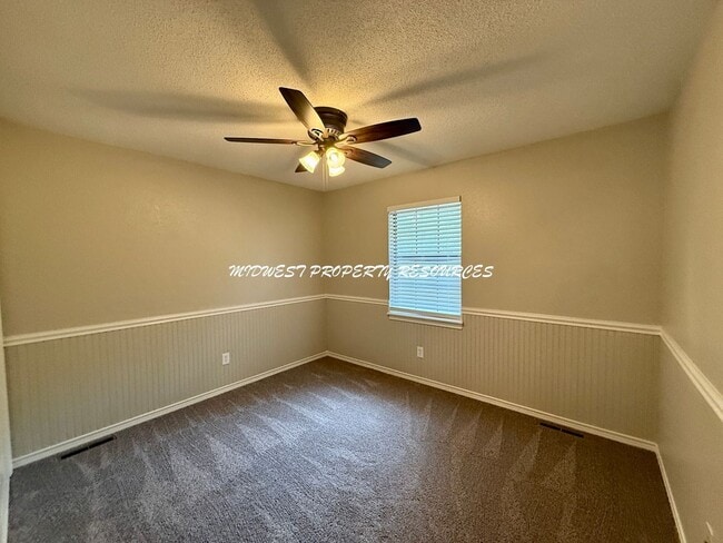 Building Photo - Newly Remodeled 3 Bed, 2.5 Bath Home with ...