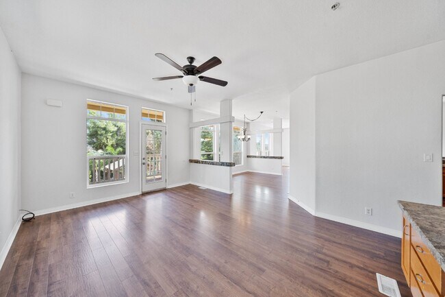 Building Photo - Escondido -Beautiful San Pasqual area ,Spa...