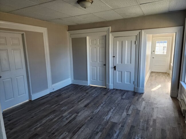 Building Photo - 2nd St Duplex