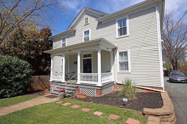 Building Photo - Charming Dog-Friendly Downtown Home Near UVA Medical Center