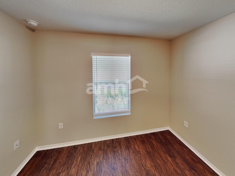 Building Photo - 7271 Wakeview Dr