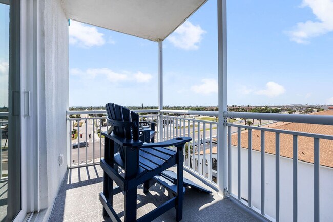 Building Photo - 205 Jimmy Buffett Mem Hwy