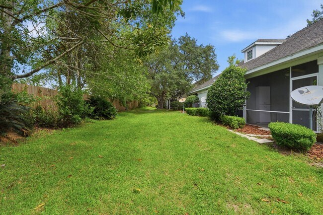 Building Photo - 162 SW 145th Dr