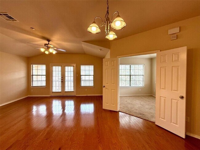 Building Photo - 1310 W Parmer Ln