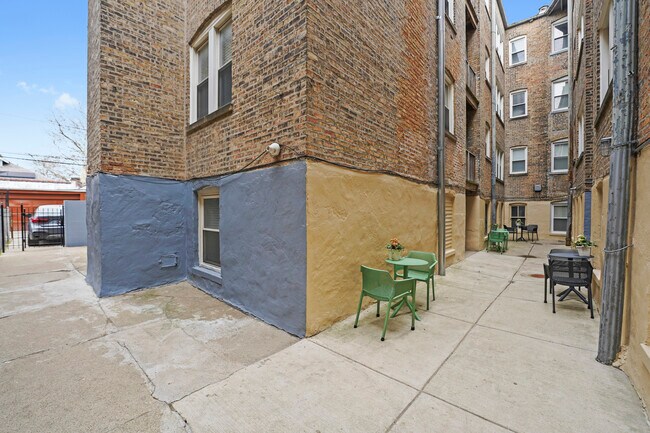 Building Photo - 3745 W Argyle St