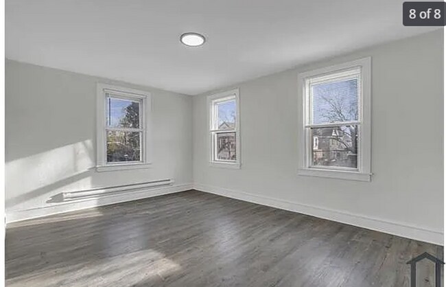 Building Photo - 409 Kerper St