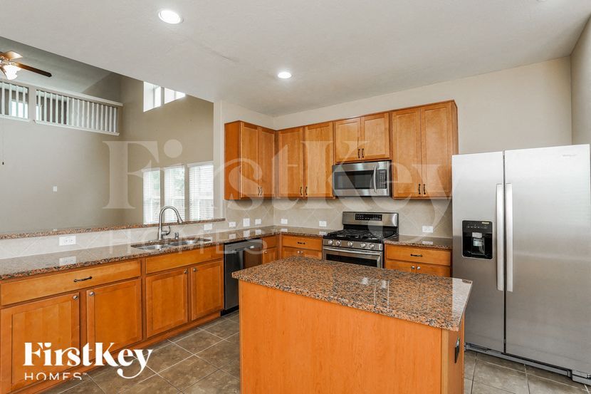 Building Photo - 3 Garden Ridge Ct