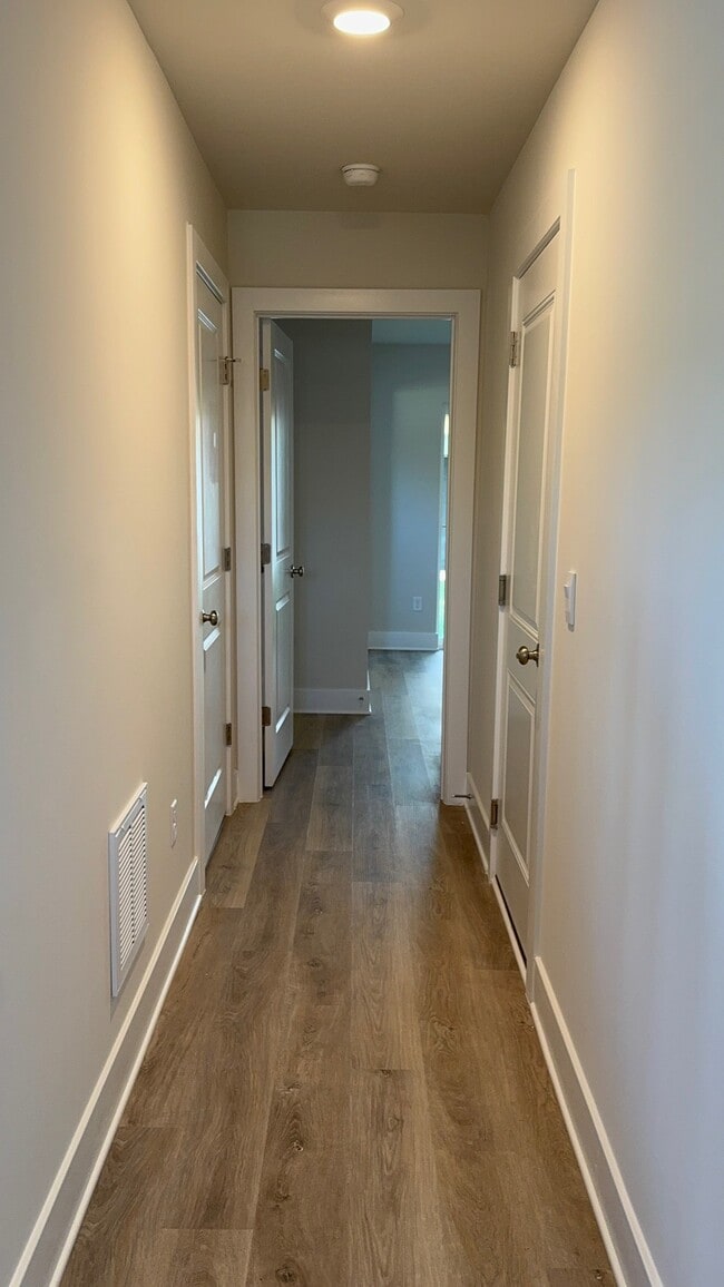 Building Photo - 1802 Blythe Way