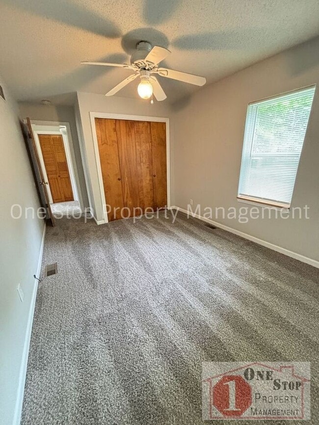 Building Photo - 2 Bedroom, 1.5 Bathroom Home in Independen...
