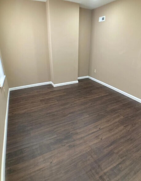 Building Photo - 2060 E Orleans St