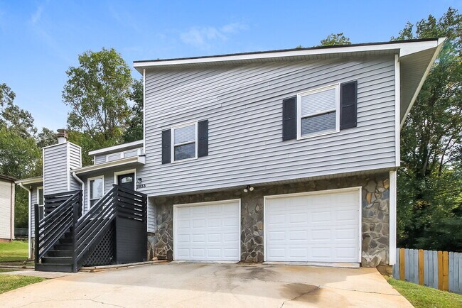 Building Photo - 3833 Chimney Mill Trail